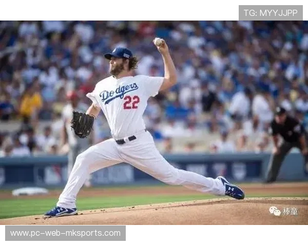 棒球强击手一棒逆转比赛走势：信念、训练与装备的共振