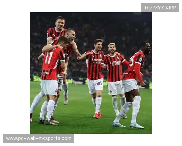 AC米兰门前混战抢点，球门线前被挡出，ac米兰门将球衣